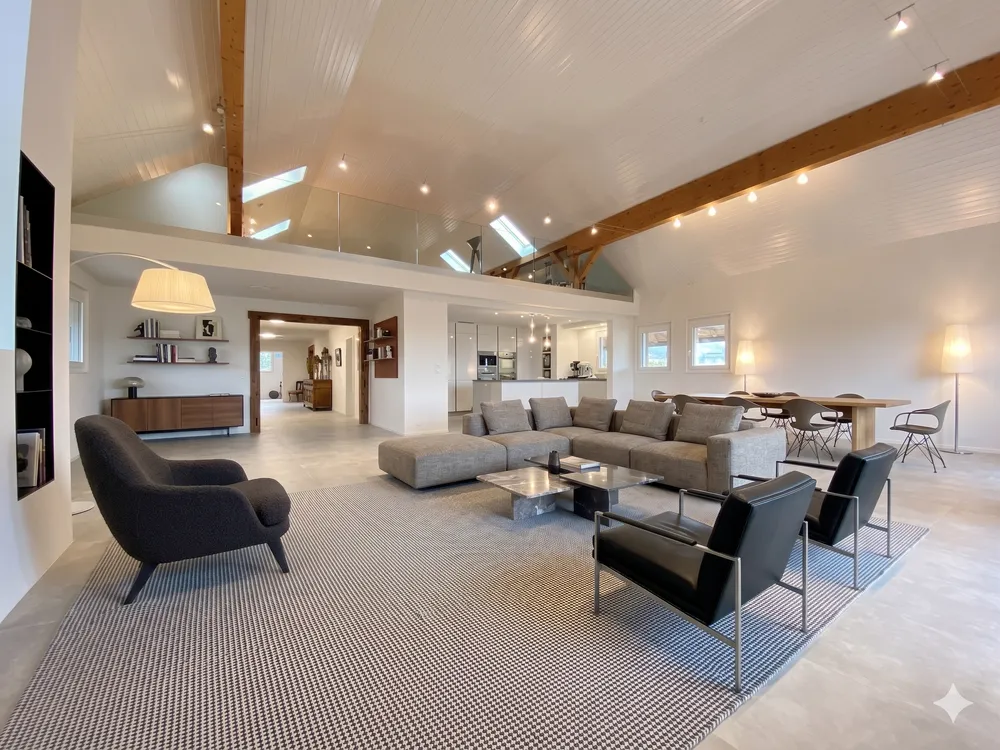 Large living space under exposed beams
